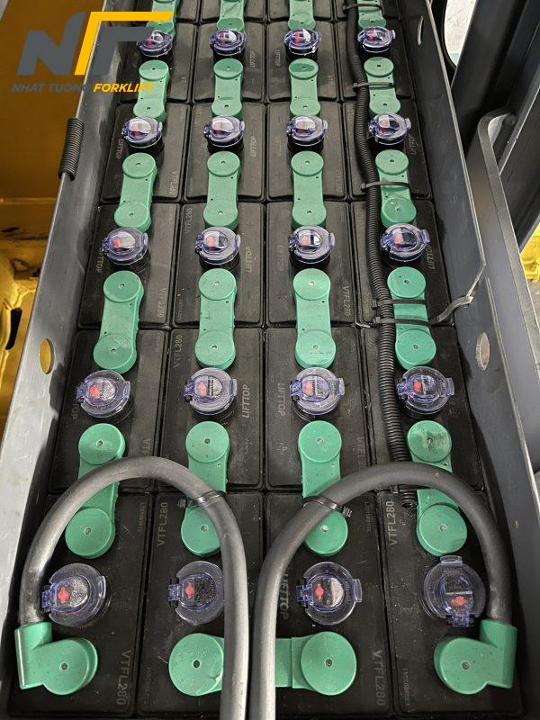 binh-dien-xe-nang-dien-komatsu-3