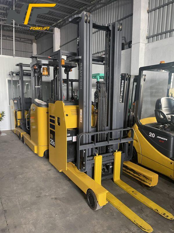 xe-nang-dien-dung-lai-2tan-6met-komatsu-2016