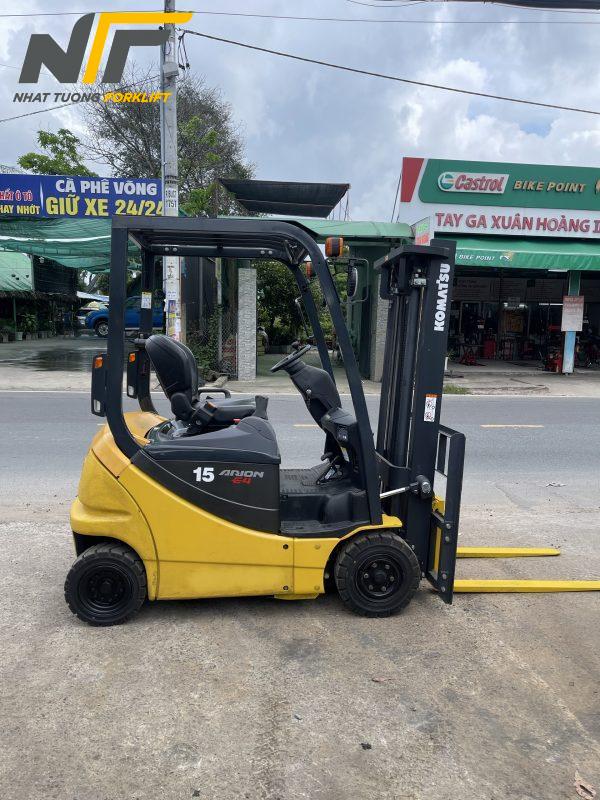 xe-nang-dien-komatsu-1.5tan-fb15-12-2019