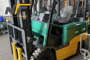 Xe nâng điện Komatsu 2,5 tấn: Hiệu suất cao và đáng tin cậy