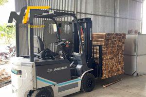 Kinh nghiệm thuê xe nâng cho doanh nghiệp mới bắt đầu