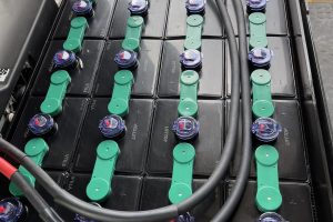 Nên Mua Bình Điện Xe Nâng Ở Đâu Uy Tín? Kinh Nghiệm Chọn Đơn Vị Cung Cấp Chuẩn Kỹ Thuật