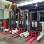 Ứng dụng xe nâng điện đứng lái trong kho logistics hiện đại và hiệu quả