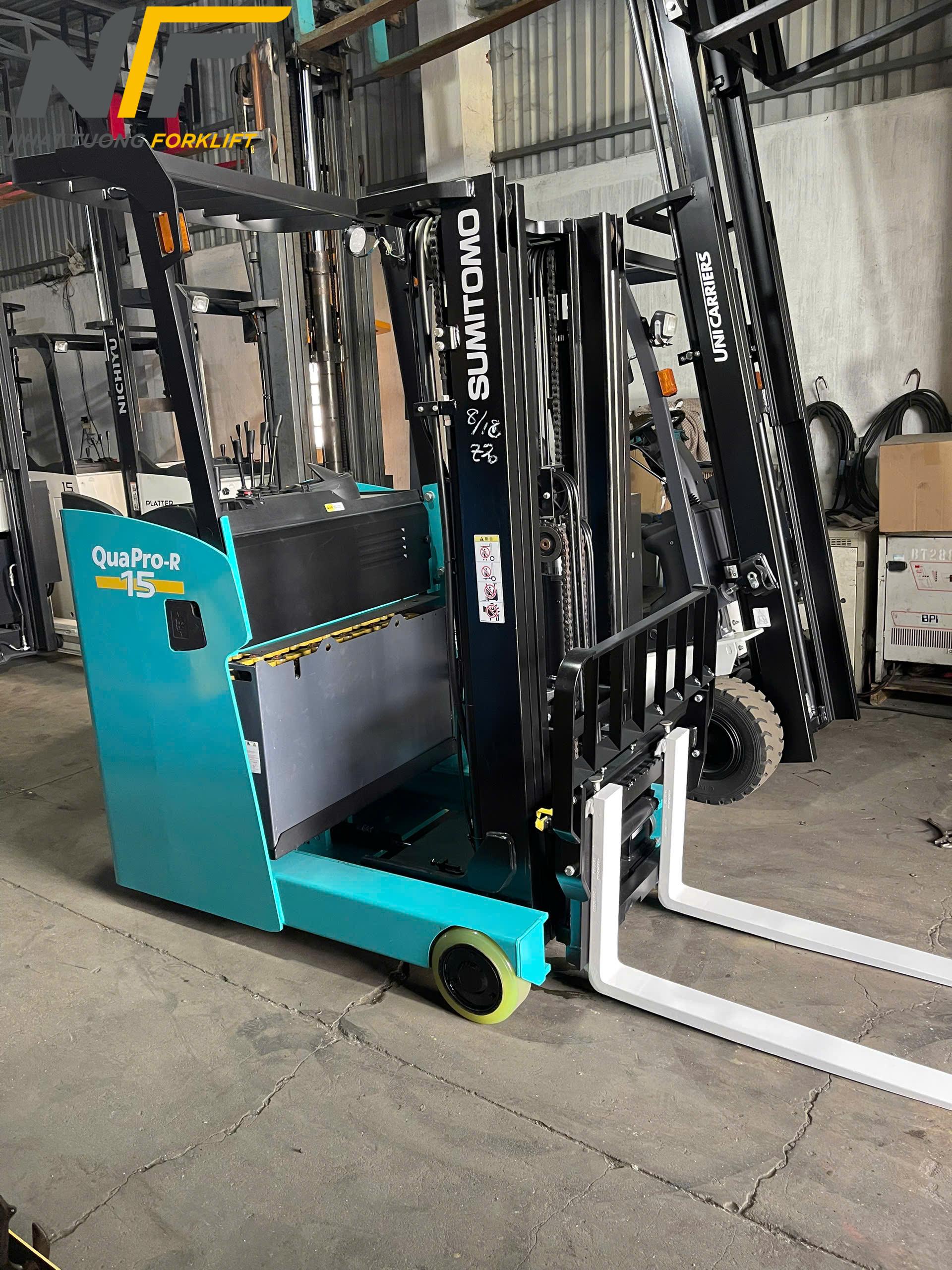 Ưu điểm của xe nâng điện đứng lái so với các loại xe nâng khác