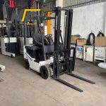 Xe nâng điện đứng lái có phù hợp với kho diện tích nhỏ không