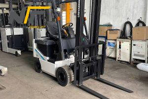 Xe nâng điện đứng lái có phù hợp với kho diện tích nhỏ không