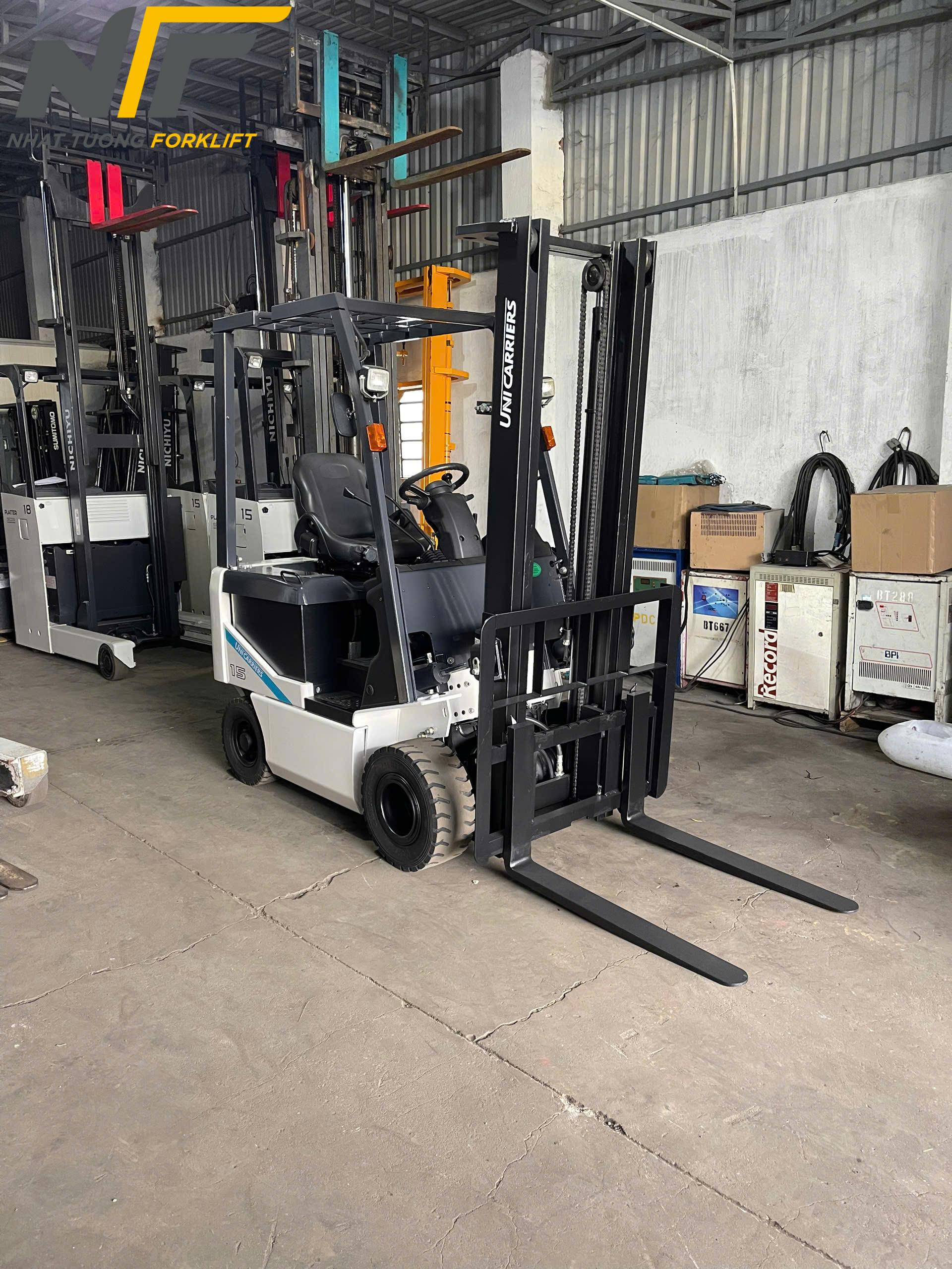 Xe nâng điện đứng lái có phù hợp với kho diện tích nhỏ không