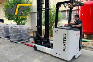 Xe nâng điện đứng lái phù hợp với những loại pallet nào?