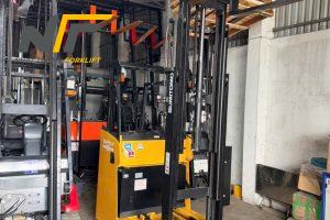 Xe nâng điện đứng lái giúp giảm chi phí nhân công như thế nào?