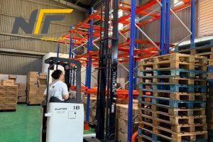 Xe Nâng Điện Đứng Lái Có Những Chế Độ Điều Khiển Nào?