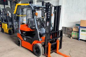 Xe Nâng Điện Ngồi Lái Có Thể Sử Dụng Bộ Sạc Khác Với Bộ Sạc Theo Xe Không?